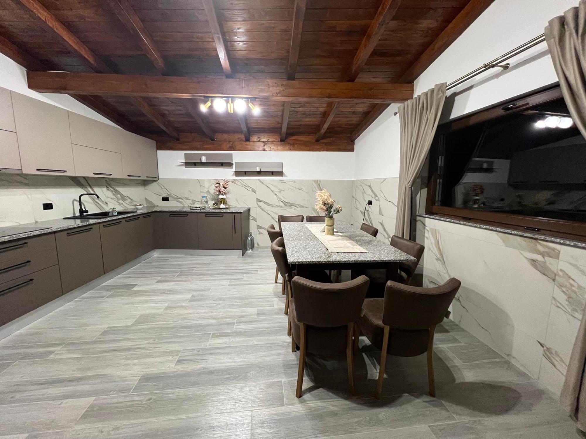 Villa Mery Moisei Exteriér fotografie